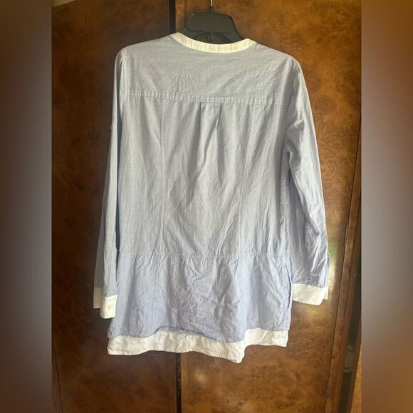 BCBGMaxAzria Blue and White Casual Button Down Shirt - Picture 9 of 11